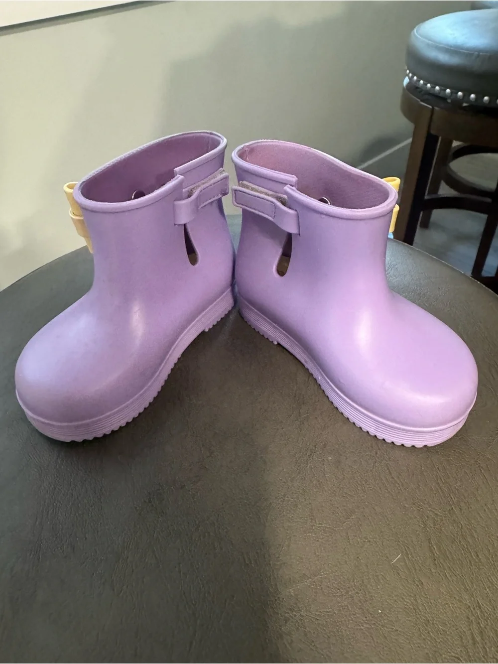 Mini Melissa Sugar Rain Bow Boots Lilac Purple Yellow Toddler Size 7/8